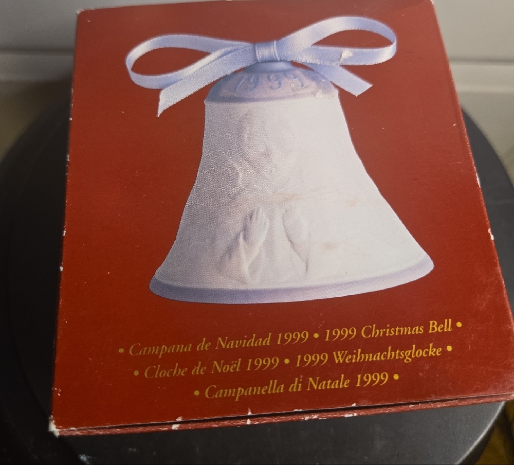 Lladro 1999 Collectors White Porcelain Christmas Bell Ornament With Box - Picture 10 of 10